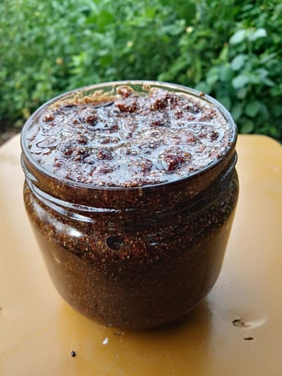 Naatu Athi thenooral (Figs soaked in Honey) 210 gm